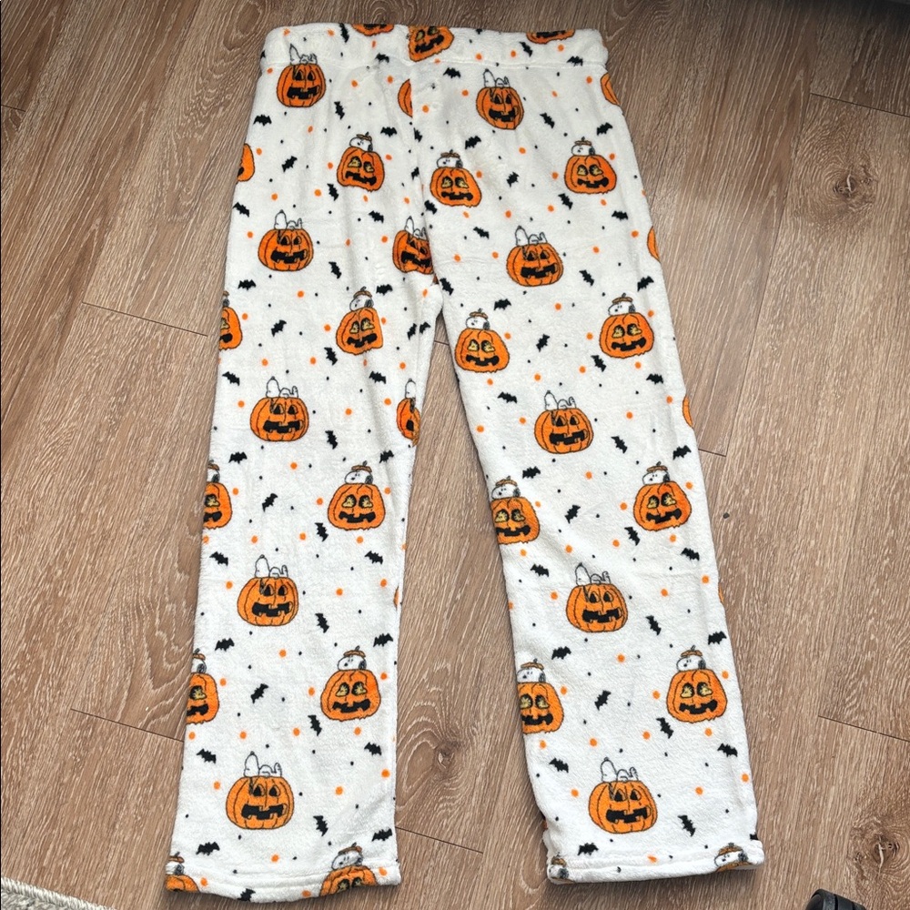 New! Snoopy Peanuts by Berkshire white halloween pumpkin fleece pajama pant, M - Picture 6 of 6